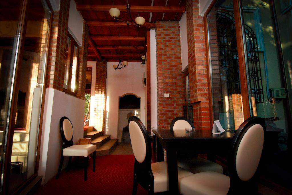 Hotel Zara Roman Exterior photo